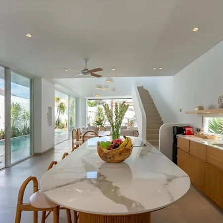 4Bd Mediterranean Canggu Villa With Rooftop And Private Pool Exterior photo