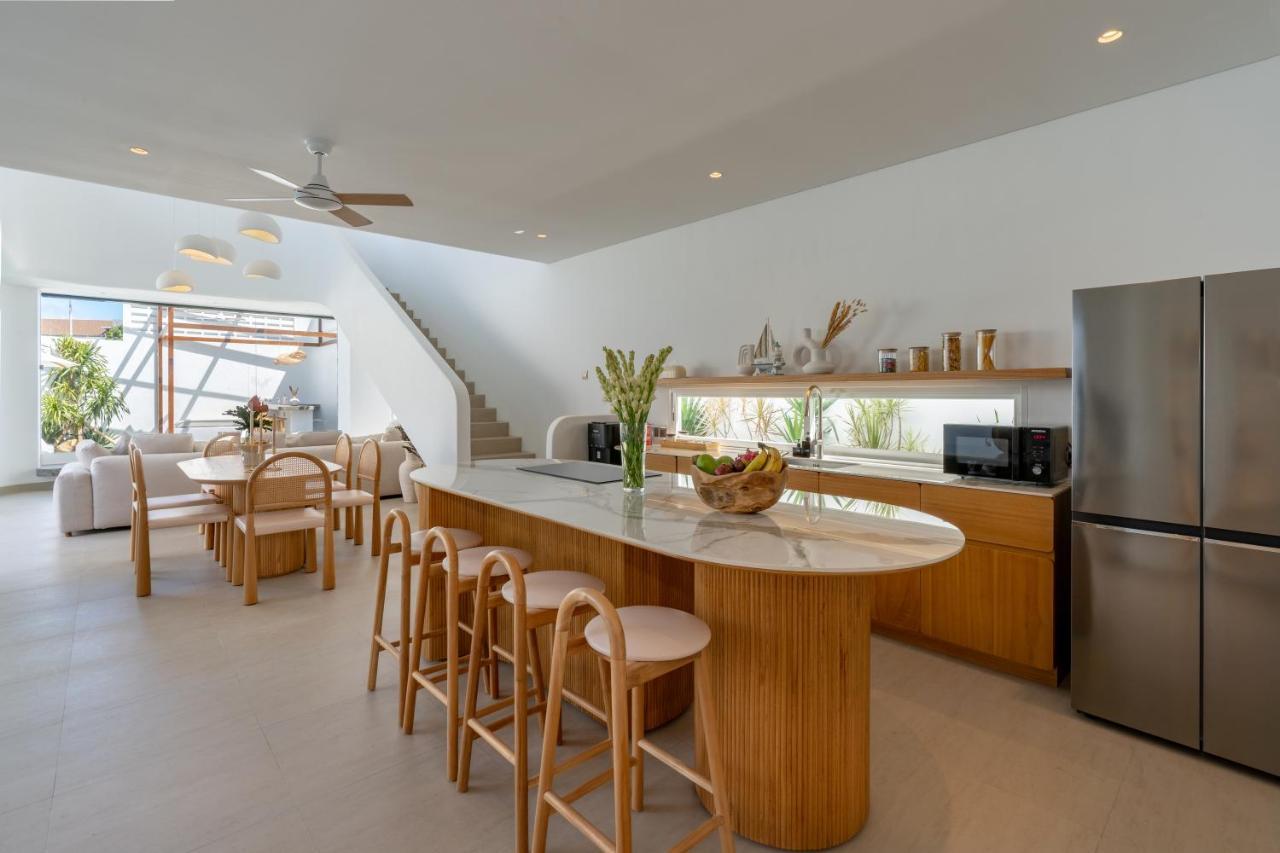 Villa 4bd Mediterranean With Rooftop And Private Pool Canggu (Bali)