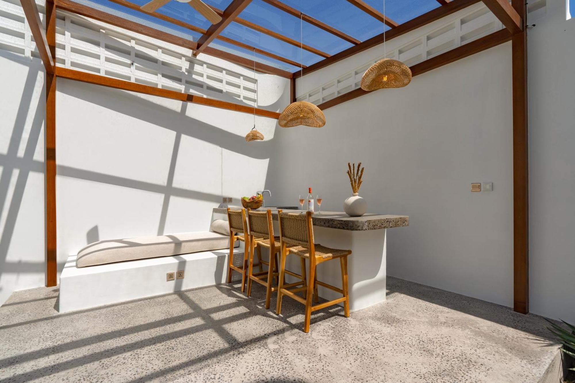 4bd Mediterranean With Rooftop And Private Pool Villa Canggu (Bali)