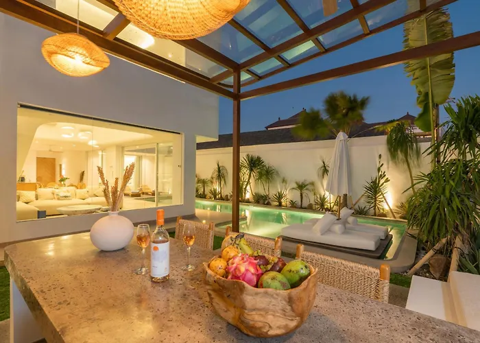 4Bd Mediterranean Canggu Villa With Rooftop And Private Pool